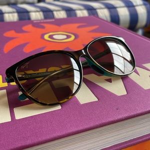 Maui Jim gently used polarized Ocean Sunglasses.